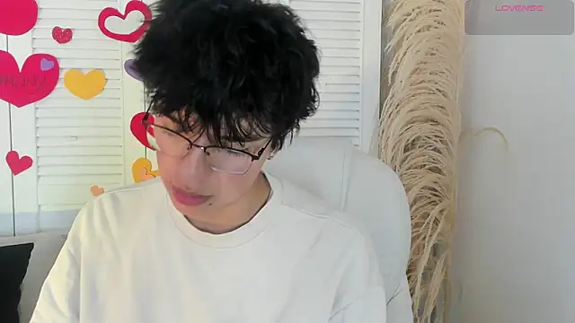 miilo wolf online show from September 2025 12:49:02 PM