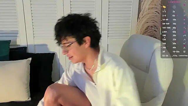 miilo wolf online show from September 2025 02:52:01 PM