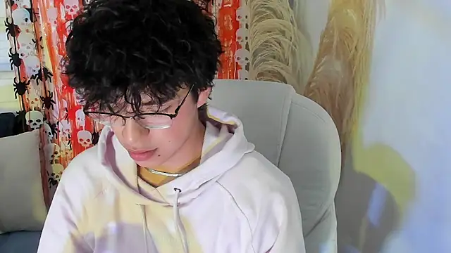 miilo wolf online show from October 2025 12:14:01 PM