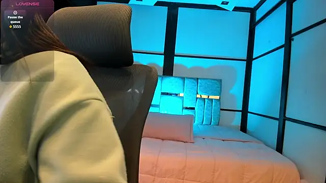 SamaraAnders  online show from April 2026 04:37:01 AM