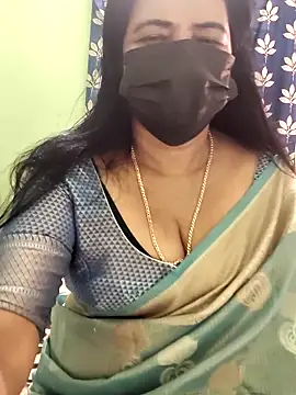 Snapshot of mallu-lover chatting on October 2025 05:39:01 AM mallu-lover online show from October 2025 05:39:01 AM