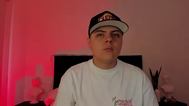 NoahLux online show from September 2025 07:47:01 PM