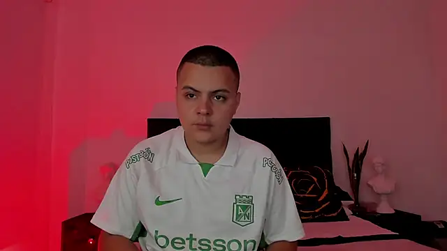 NoahLux online show from September 2025 07:48:01 PM