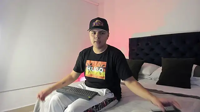 NoahLux online show from October 2025 07:31:01 PM