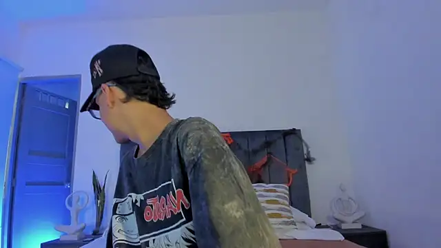 NoahLux online show from October 2025 06:08:01 PM