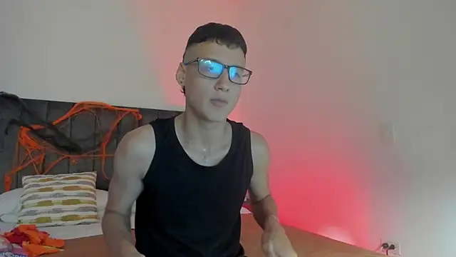 NoahLux online show from October 2025 04:41:01 PM