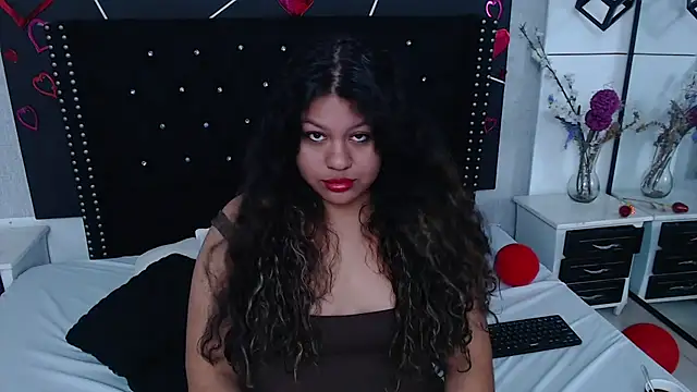 CloeStron online show from September 2025 12:32:02 PM