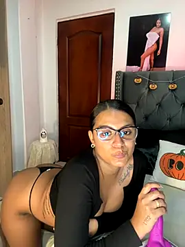 ema zoe online show from October 2025 12:08:02 AM