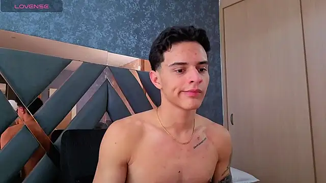 logan madoox online show from September 2025 08:12:02 PM