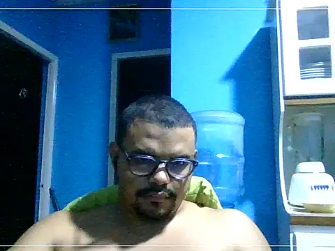Snapshot of elturcudito chatting on April 2026 03:20:01 AM elturcudito online show from April 2026 03:20:01 AM