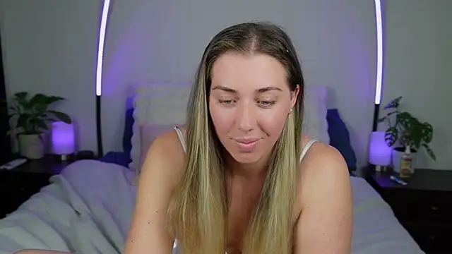 louiseberkeley online show from October 2025 12:46:01 PM