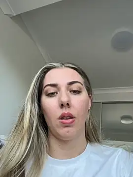 louiseberkeley online show from April 2026 02:34:01 AM