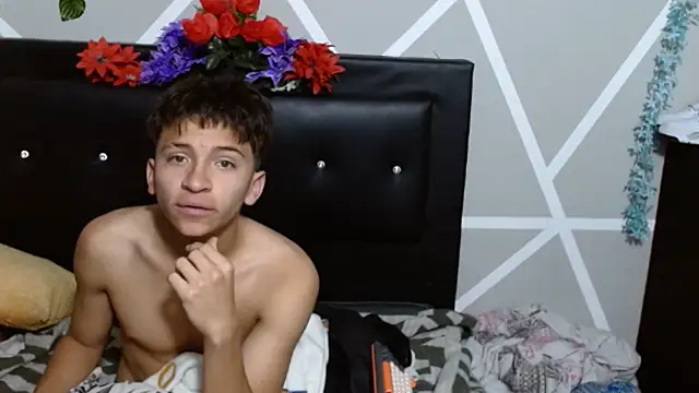 COZY7COUPLE online show from September 2025 11:04:01 PM