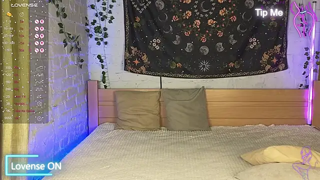 Snapshot of Bekky_Hammon chatting on October 2025 03:17:01 AM Bekky Hammon online show from October 2025 03:17:01 AM