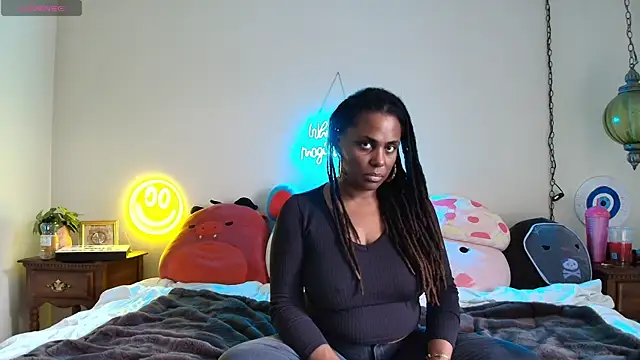 GigiMcFee online show from September 2025 09:18:01 PM