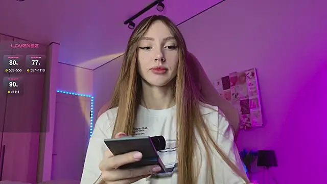 Lunainnk online show from October 2025 12:42:02 AM