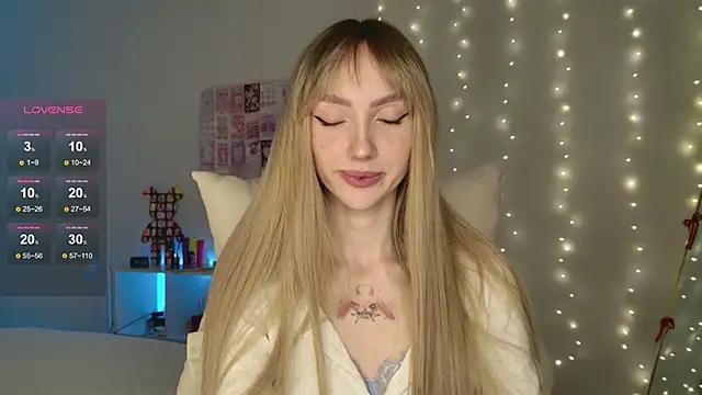 Lunainnk online show from January 2026 12:15:02 AM