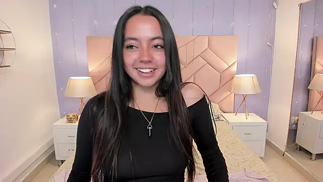 Snapshot of Lara_Rouss_ chatting on September 2025 02:22:01 AM Lara Rouss online show from September 2025 02:22:01 AM