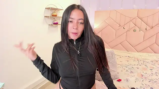 Snapshot of Lara_Rouss_ chatting on September 2025 03:06:02 AM Lara Rouss online show from September 2025 03:06:02 AM