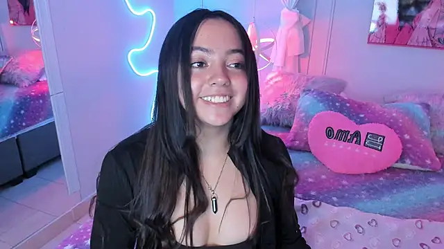 Snapshot of Lara_Rouss_ chatting on September 2025 04:13:02 AM Lara Rouss online show from September 2025 04:13:02 AM