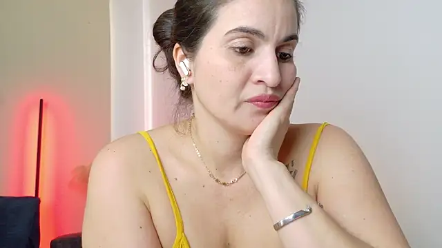 Snapshot of lizdevine chatting on January 2026 07:11:01 PM lizdevine online show from January 2026 07:11:01 PM