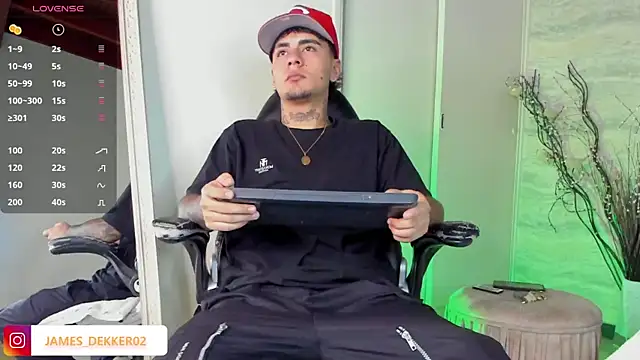 JamesDeker online show from September 2025 07:57:01 PM