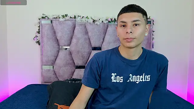 lana and liam  online show from November 2025 09:19:02 AM