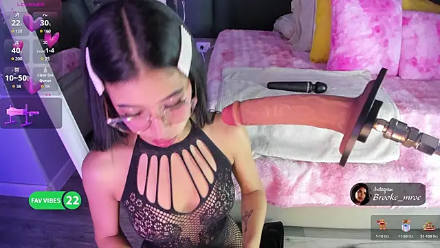 Brooke monroe online show from December 2025 04:35:01 PM