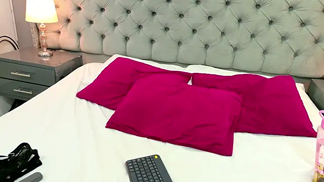 ScarlethCruz online show from October 2025 07:58:01 PM