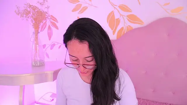 Ginevra esposito online show from February 2026 12:43:02 PM