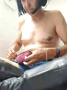 Emily de Carla online show from September 2025 04:32:02 PM