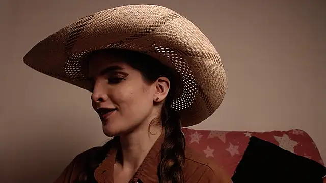 Snapshot of Alahia_skyy chatting on October 2025 09:32:02 AM Alahia skyy online show from October 2025 09:32:02 AM