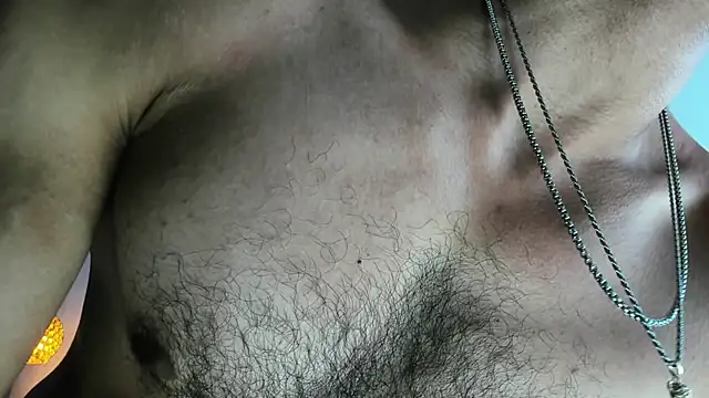 Snapshot of latinhotmuscle chatting on May 2026 09:23:02 PM latinhotmuscle online show from May 2026 09:23:02 PM