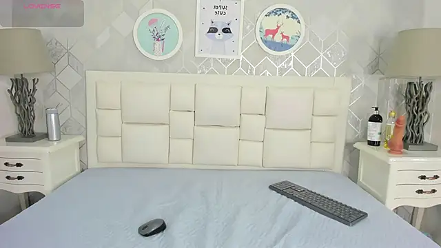 naia cox online show from March 2026 03:44:02 AM