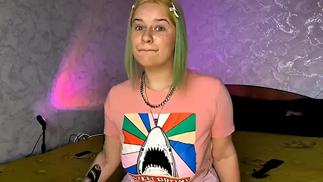 Snapshot of NeonNectar_ chatting on October 2025 01:52:02 PM NeonNectar online show from October 2025 01:52:02 PM