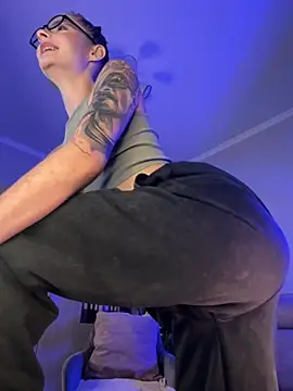 bigJuicyPussy online show from October 2025 01:30:01 PM