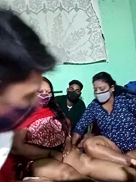 LoveOnStream online show from November 2025 12:20:01 PM