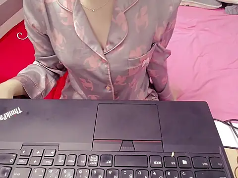 Lamoon 2k online show from November 2025 06:45:01 AM