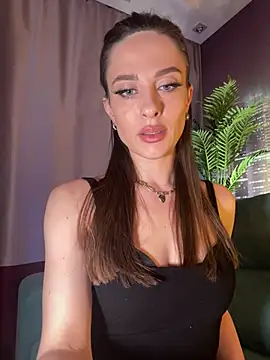 Snapshot of _shadylady_ chatting on June 2026 04:00:02 PM shadylady online show from June 2026 04:00:02 PM