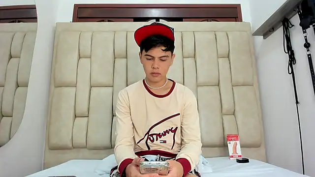 Felipe Cold online show from November 2025 02:22:02 AM