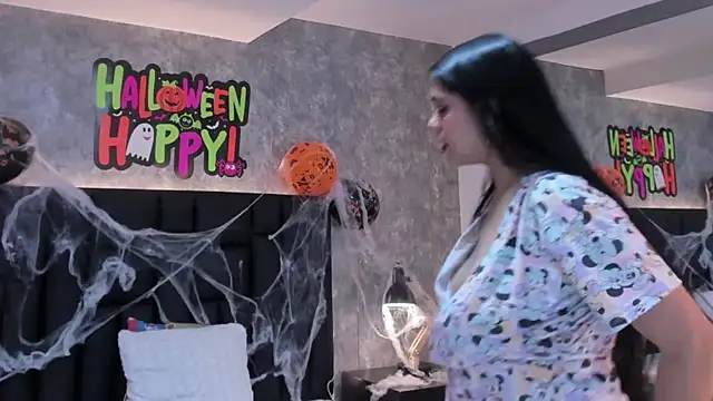 crystaldarliing online show from October 2025 02:29:01 PM