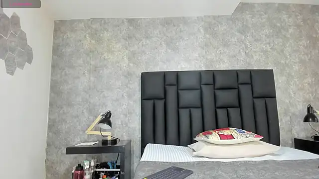 crystaldarliing online show from January 2026 12:14:02 AM