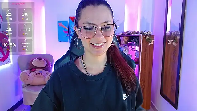 AlanaGarcia19 online show from January 2026 12:11:01 PM