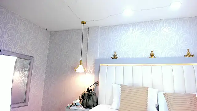 LinaLanm online show from September 2025 04:01:02 AM