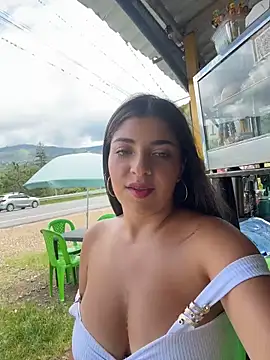 Isaa-Sweet online show from April 2026 04:18:01 PM