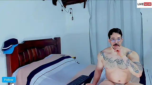 Snapshot of Hunter_Hoott chatting on July 2026 11:22:02 PM Hunter Hoott online show from July 2026 11:22:02 PM