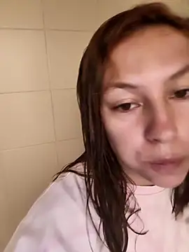 Snapshot of AlanaDesire chatting on November 2025 03:11:01 PM AlanaDesire online show from November 2025 03:11:01 PM