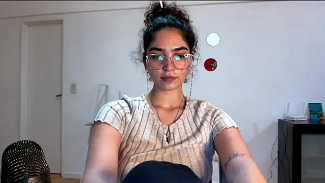 Ariagal online show from October 2025 08:51:01 PM