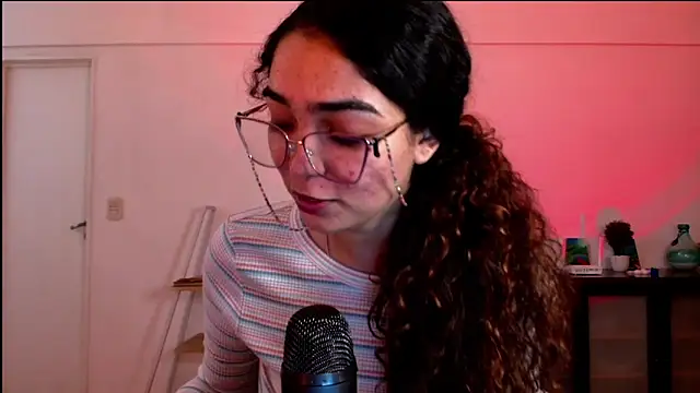 Ariagal online show from October 2025 11:49:01 PM