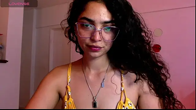 Ariagal online show from November 2025 08:20:02 PM